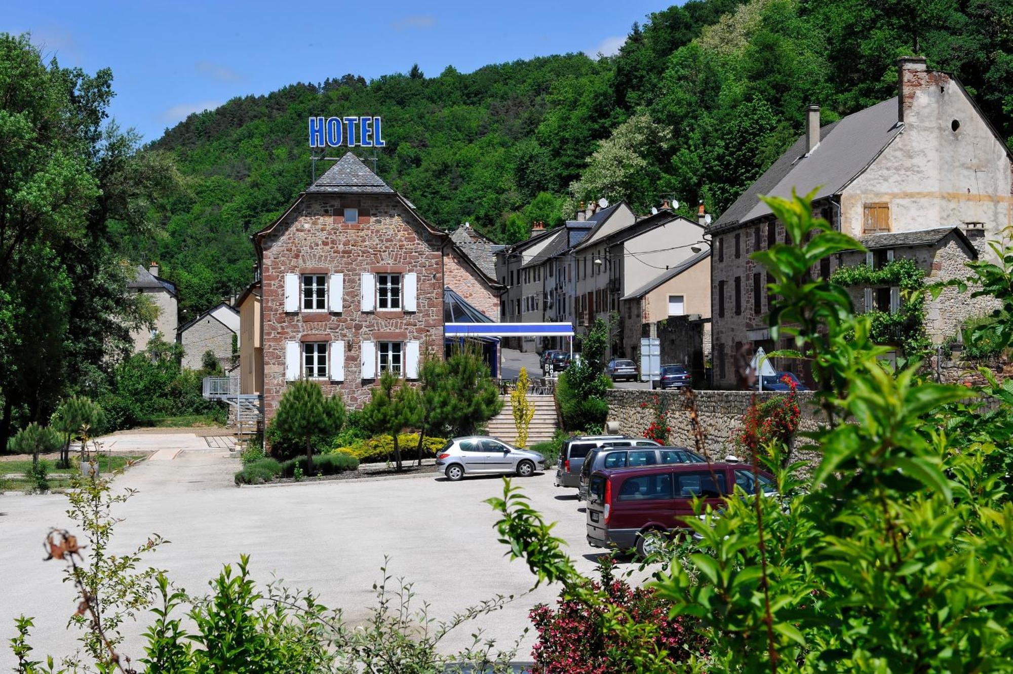 Logis Hotel Restaurant Les 2 Rives - A75, En Bordure De Riviere Banassac Dış mekan fotoğraf