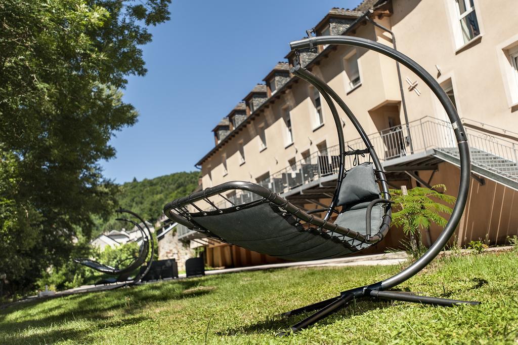 Logis Hotel Restaurant Les 2 Rives - A75, En Bordure De Riviere Banassac Dış mekan fotoğraf