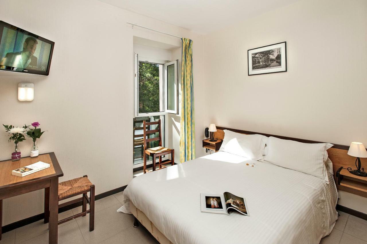 Logis Hotel Restaurant Les 2 Rives - A75, En Bordure De Riviere Banassac Dış mekan fotoğraf